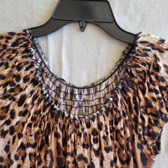 Off The Shoulder Animal Print Top Size M - Picture 2 of 4